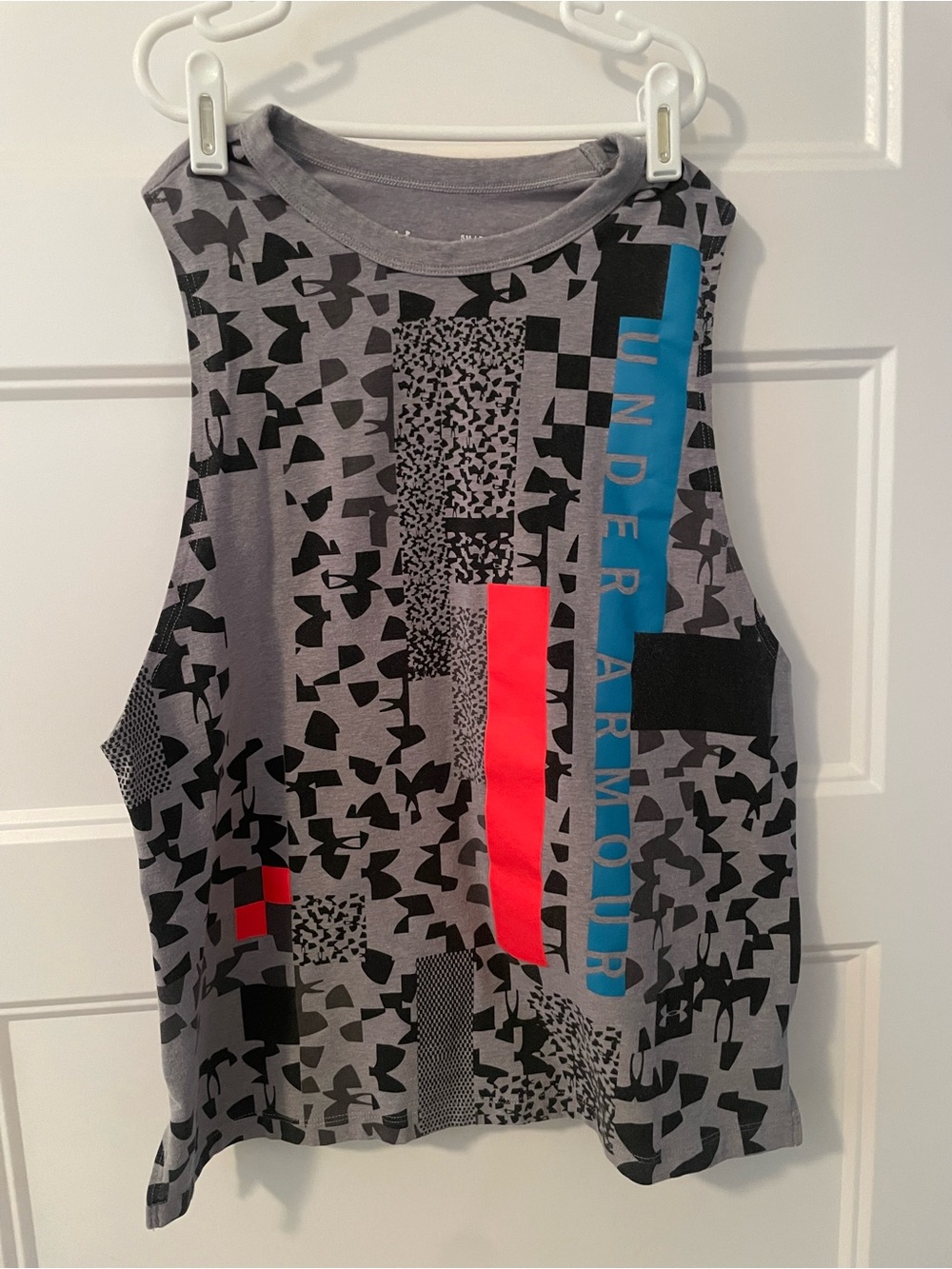 Under Armour HeatGear Women’s Chop Block print loose fit tank top